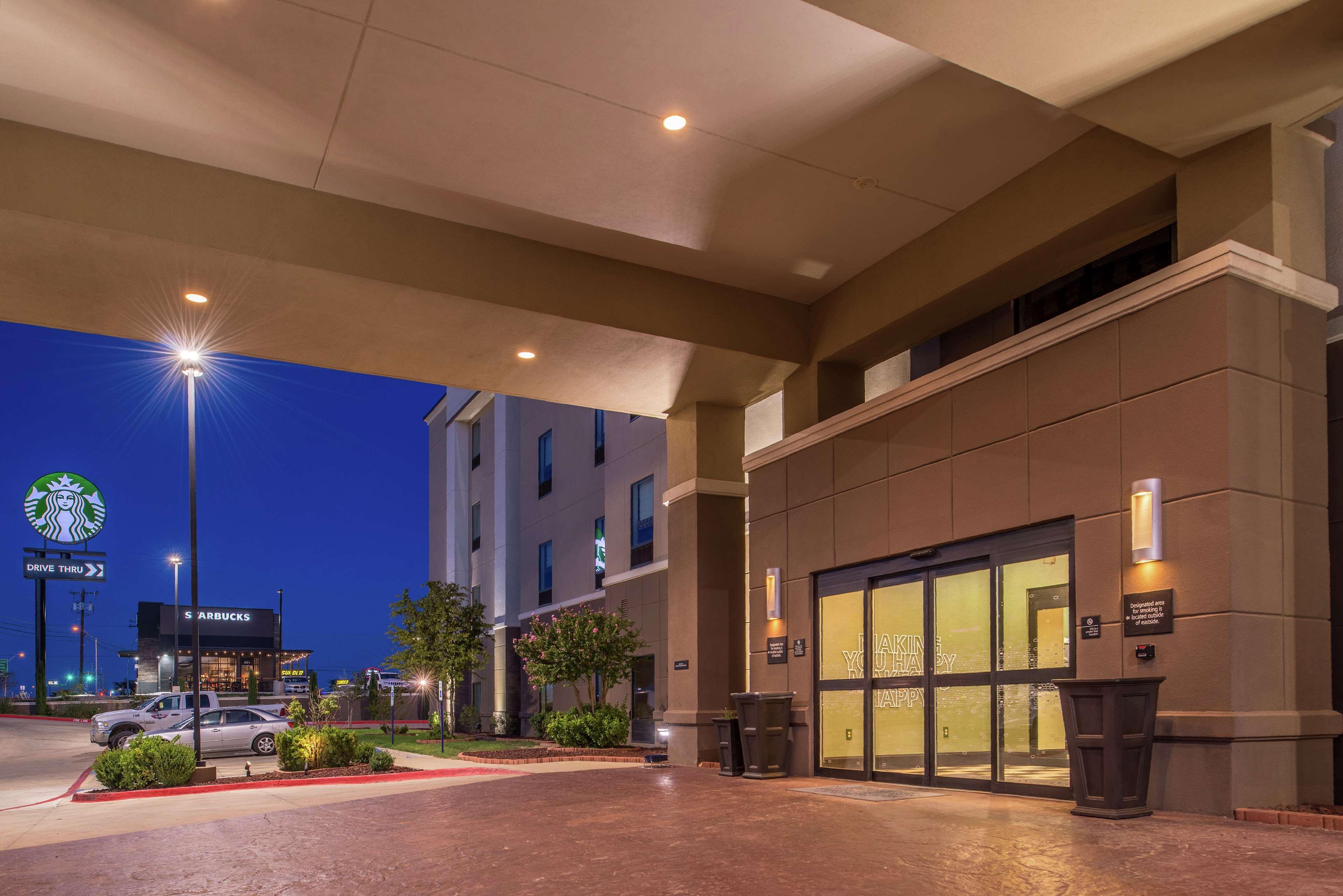 Hampton & Hotel 3*