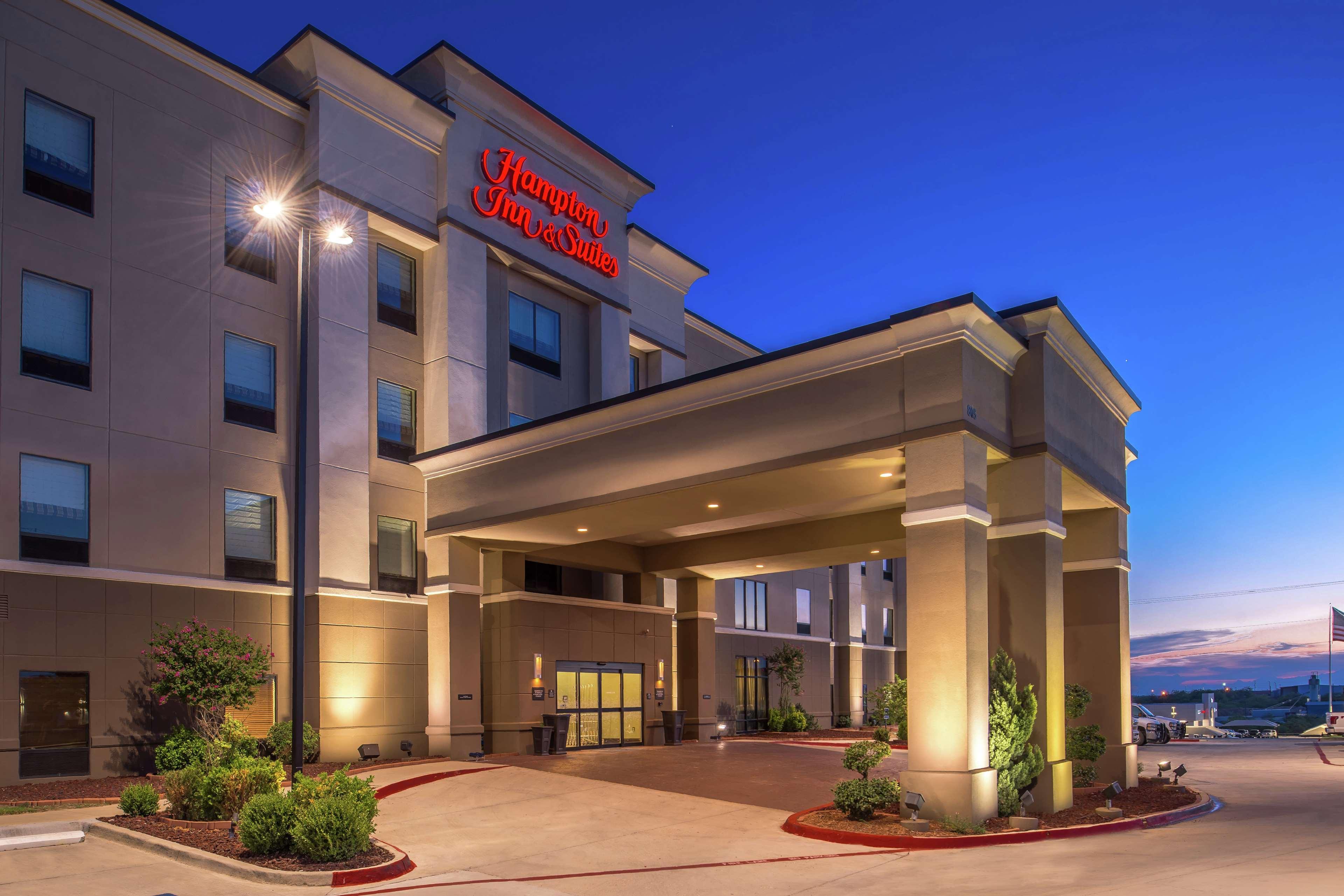 Hampton & Hotel 3*
