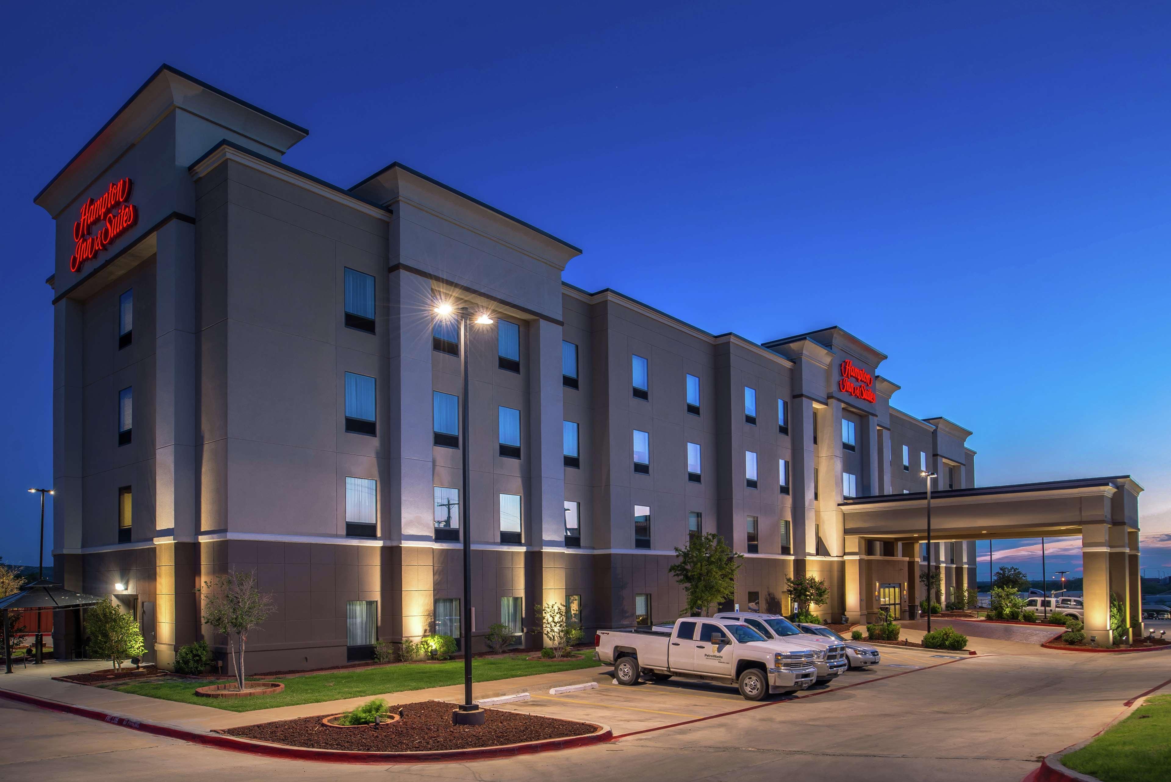 Hotel Hampton & Big Spring