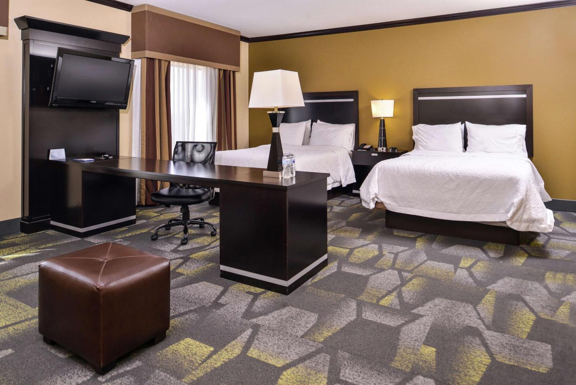 Hampton & Hotel 3*