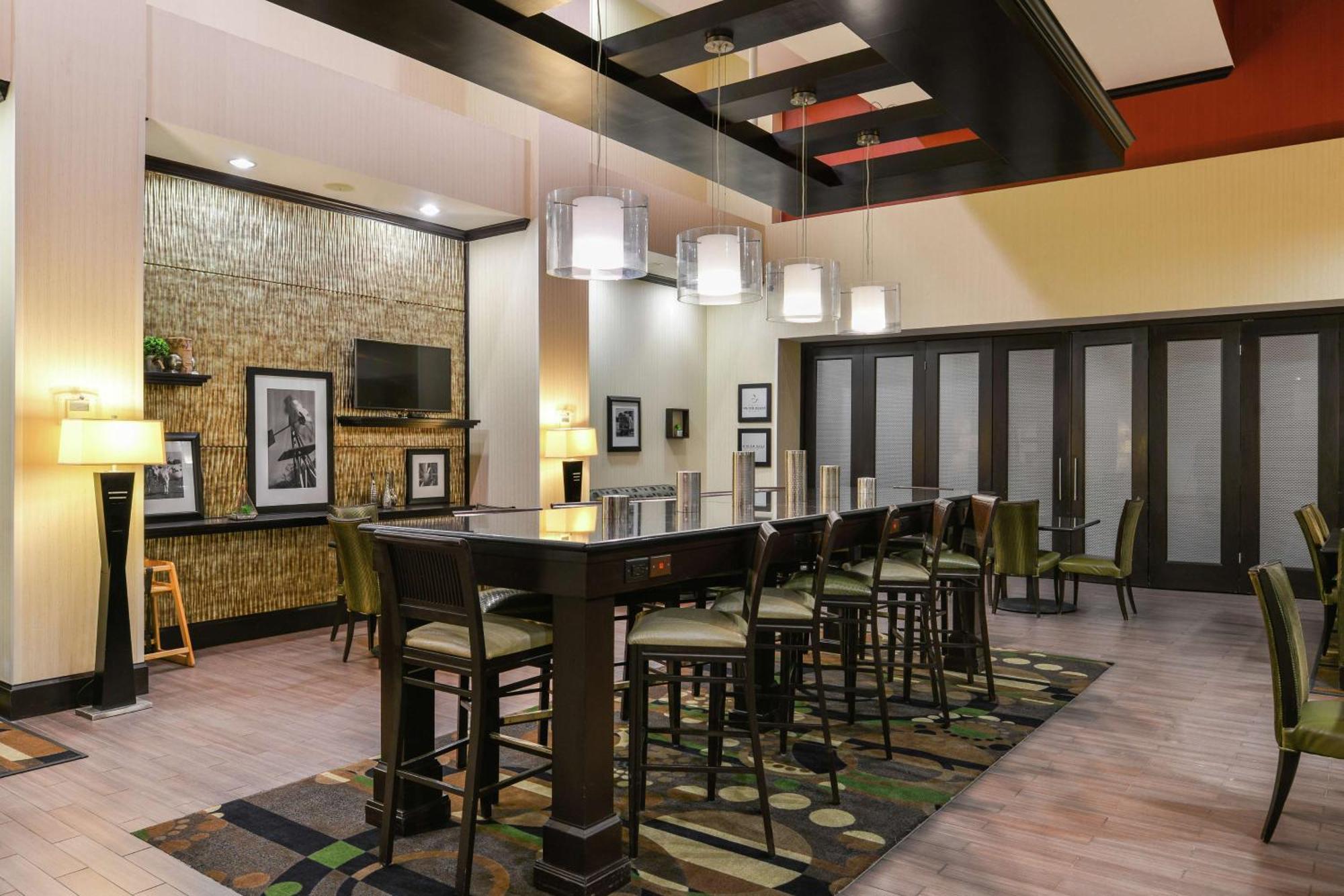 Hotel Hampton & 3*