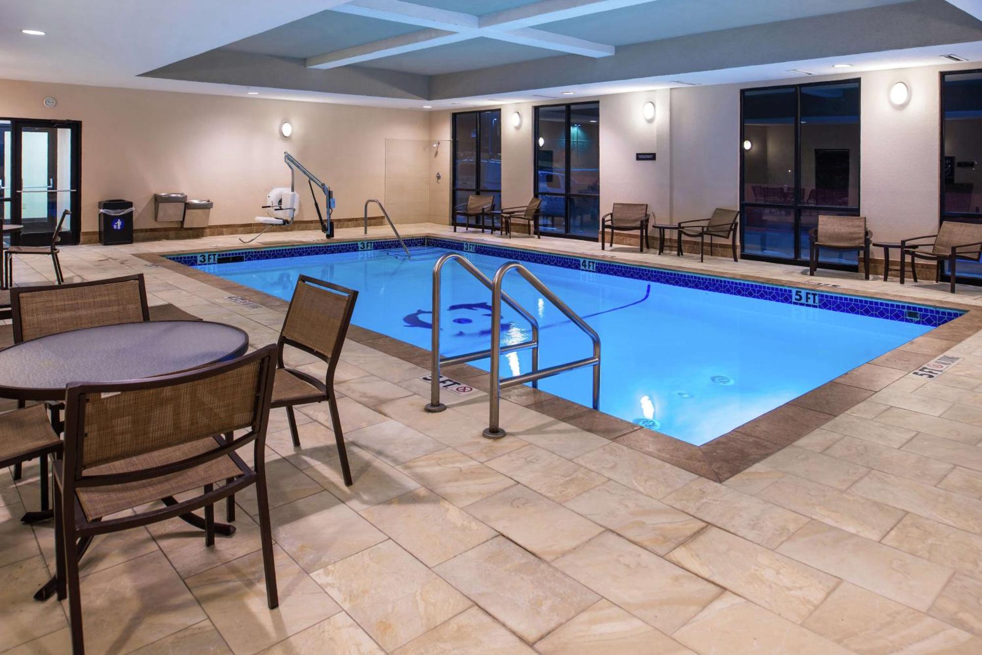 Hotel Hampton & 3*