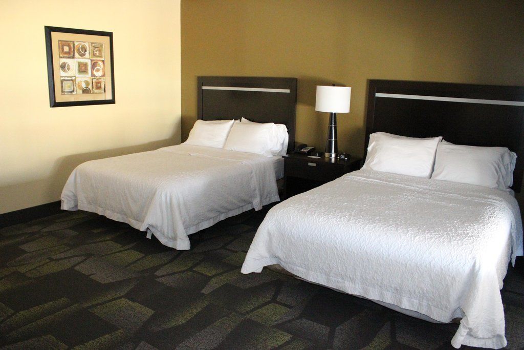 Hampton & Hotel